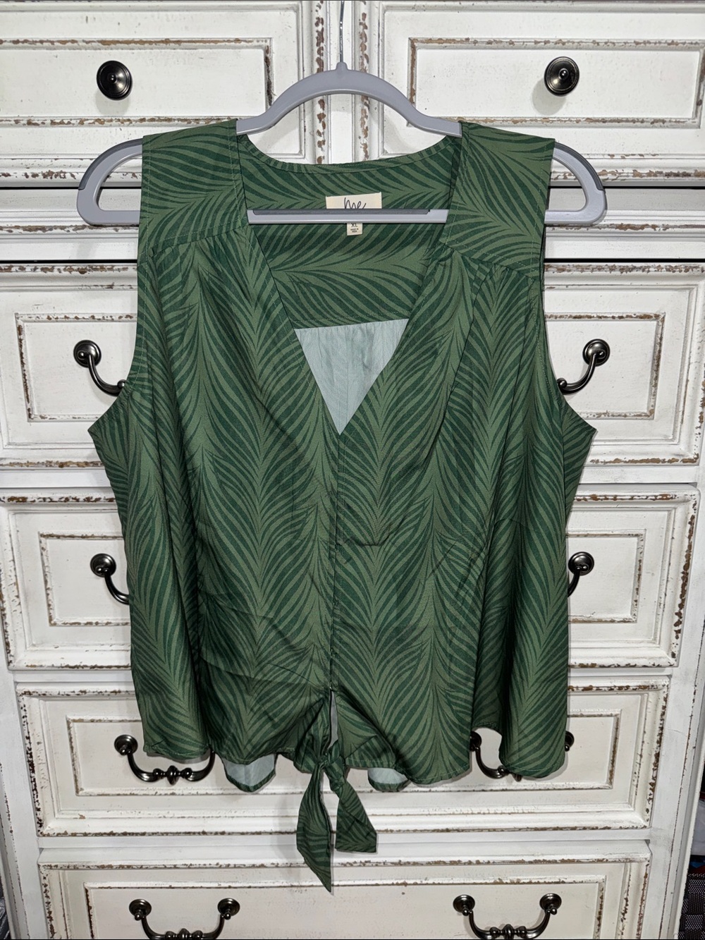 Green V-Neck Tie-Front Sleeveless Camisole